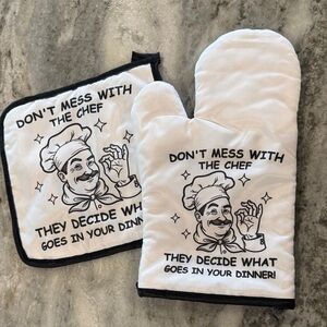 Funny Chef Print Oven Mitt and Pot Holder Set